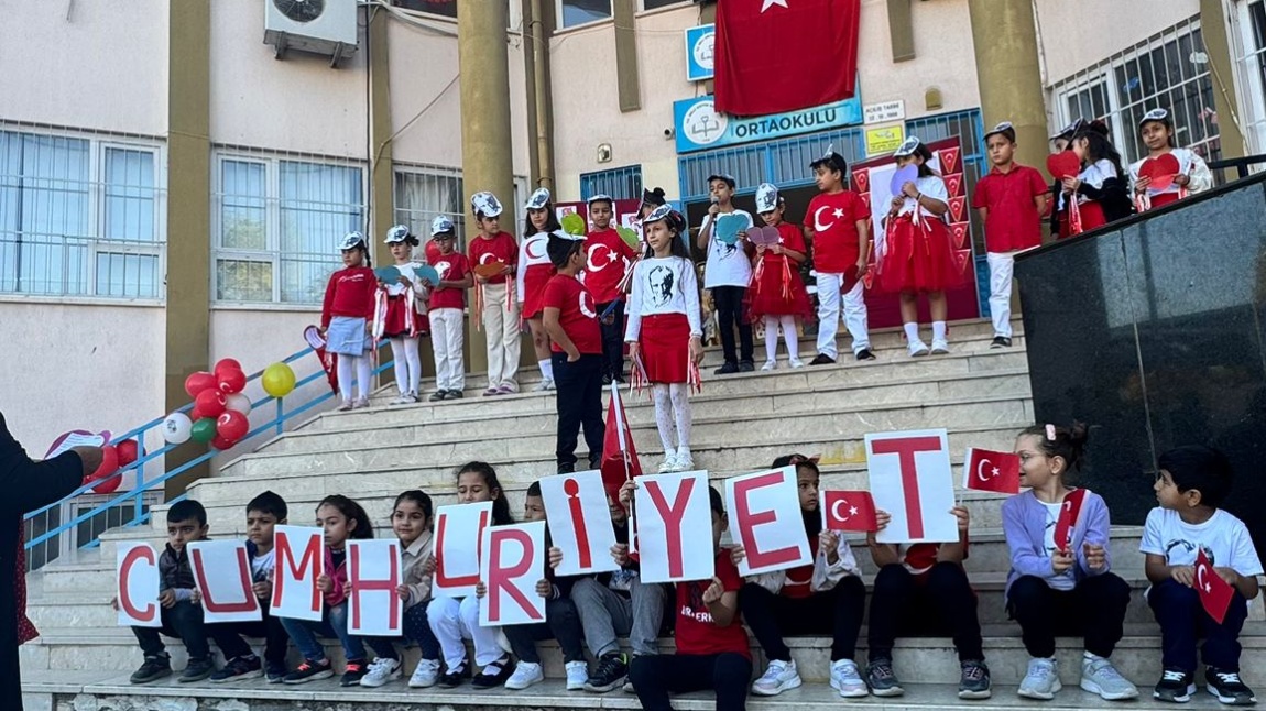  29 EKİM CUMHURİYET BAYRAMI OKULUMUZDA COŞKUYLA KUTLANDI